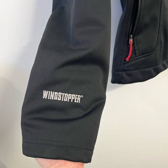 The North Face Women’s Medium Windstopper series jacket - black - Picture 3 of 4